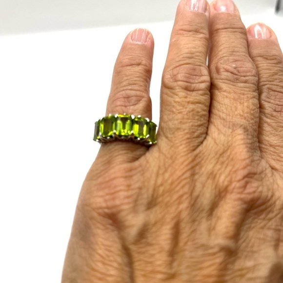 Ring Green Peridot Anniversary Band Signed HT 925 size 6 Cocktail Ring - Picture 9 of 11